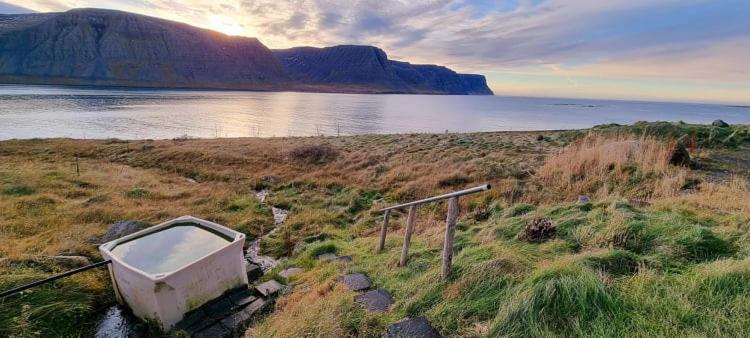 Kirkjubraut - Church Street Talknafjordur Exterior foto
